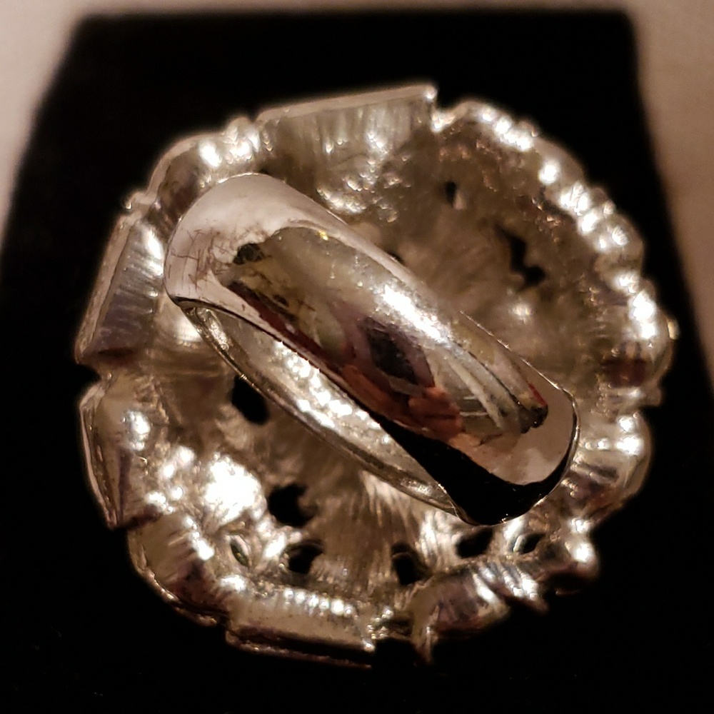 Ring - Picture 5 of 5